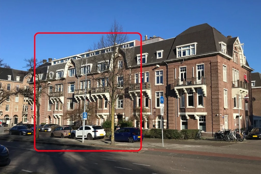 Verkocht emmahof, karakteristiek (voormalig) woonzorgcentrum in amsterdam-zuid